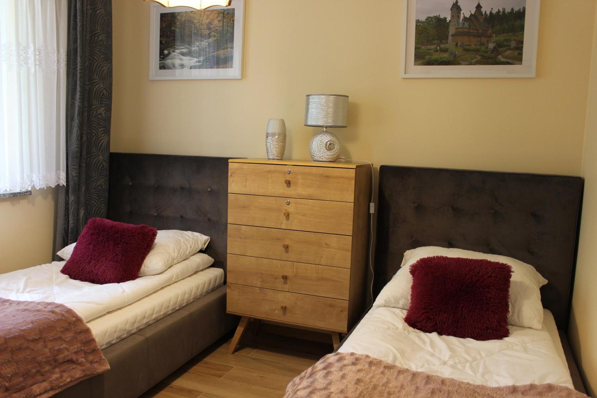 Apartament Blisko Centrum Z Garazem Karpacz Esterno foto